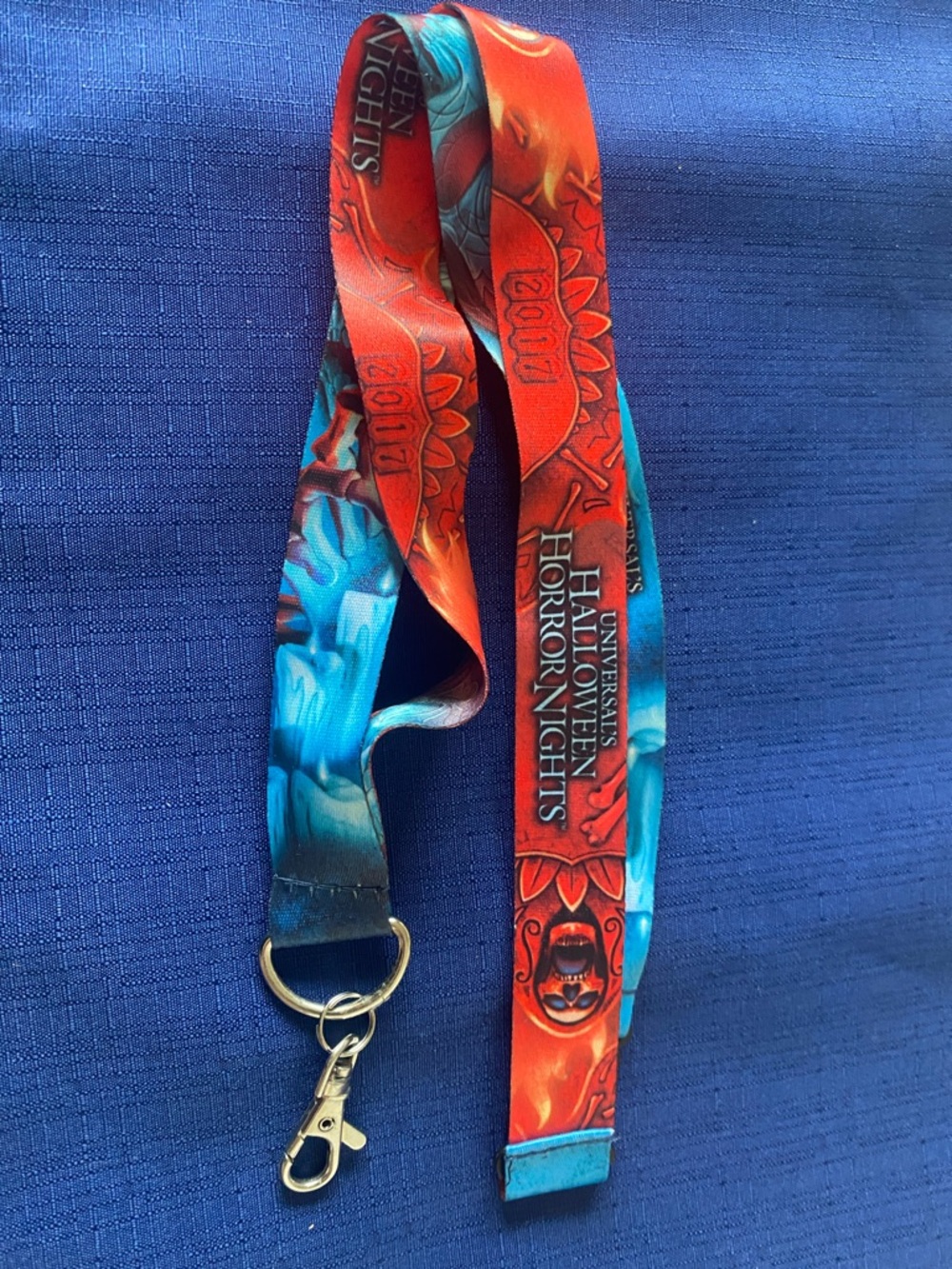 Universal Studios Halloween Horror Nights 2017 Red & Blue Lanyard